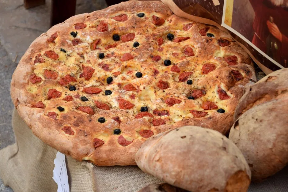 Sfincione: Palermo's Answer to Pizza (Image Credits: Pexels)
