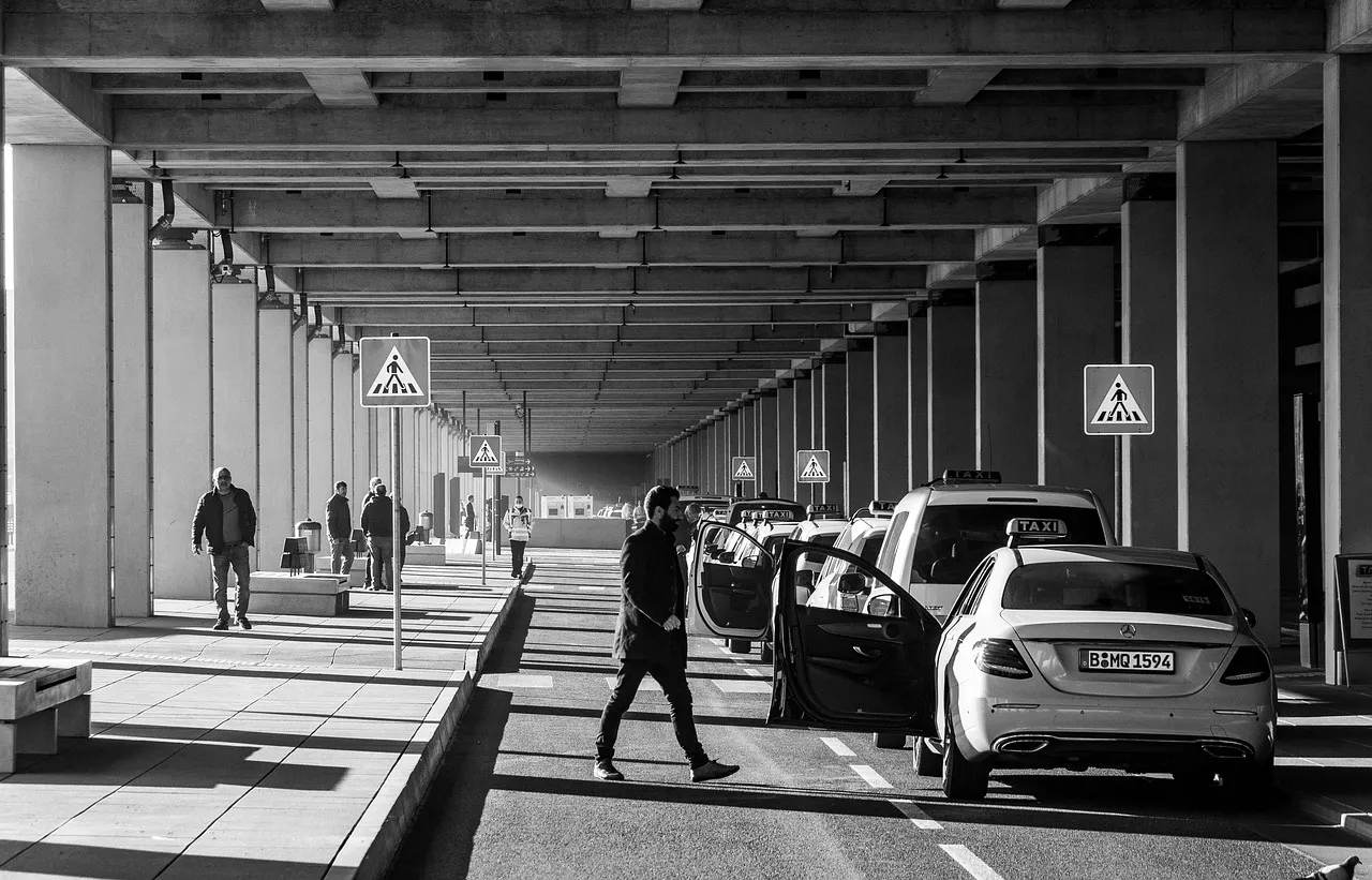 When a Taxi or Transit Actually Wins (Image Credits: Pixabay)