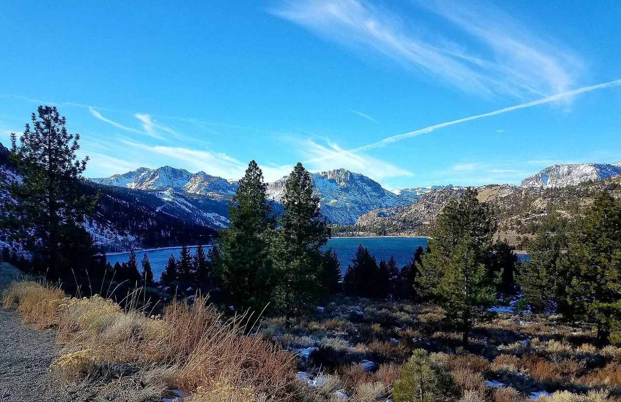 Why June Lake? The Case for California's "Little Switzerland" (Image Credits: Pixabay)