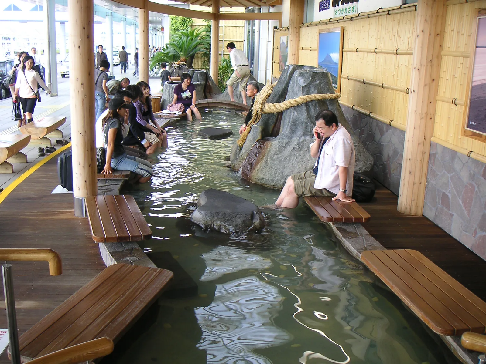 How Airport Passenger Satisfaction Is Reshaping Spa Investment (By Damepo, CC BY-SA 2.5)