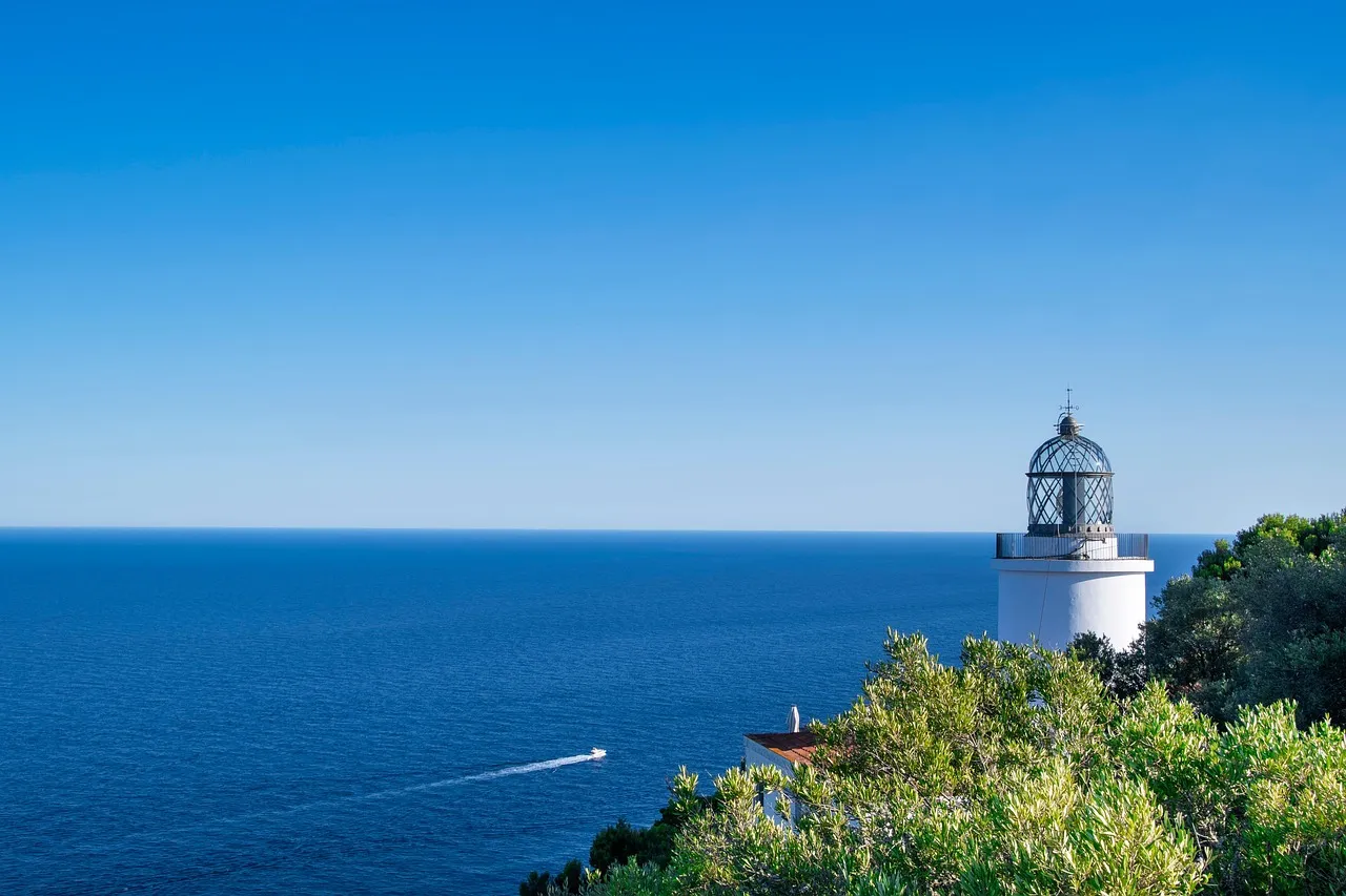 Summer: The Most Popular Season, With Real Trade-Offs (Image Credits: Pixabay)