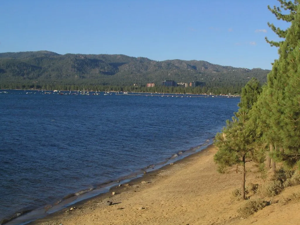 Getting to the Nevada Shore (Ken Lund, Flickr, CC BY-SA 2.0)