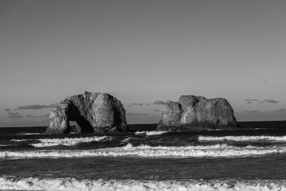 Natural Bridges: Where the Ocean Carved Arches Out of Rock (Image Credits: Pexels)