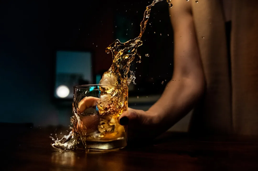 Drinking Alcohol Before or While Swimming (Image Credits: Unsplash)