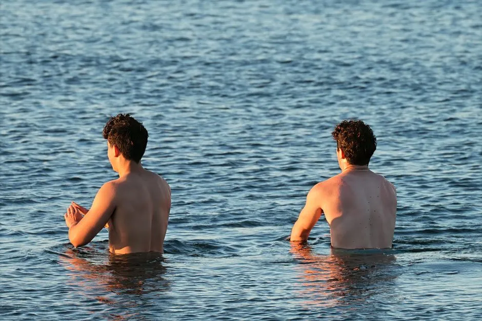 Matching the Right Hour to the Right Swimmer (Image Credits: Pexels)