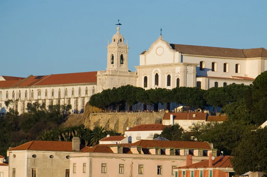 The Best Time to Visit Lisbon's Miradouros (Alotor, Flickr, CC BY 2.0)