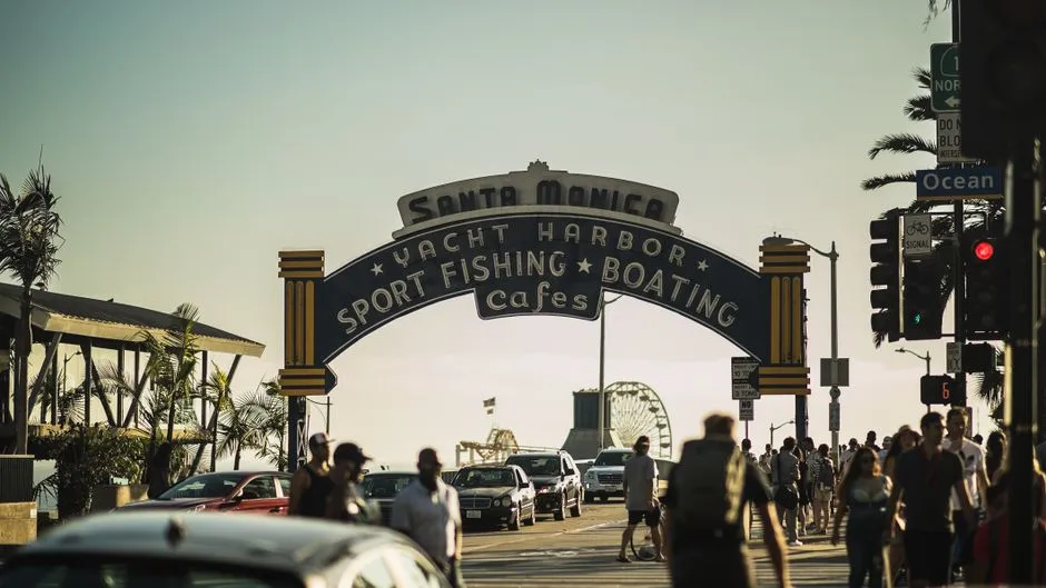 Santa Monica, California: Sunshine, Coast, and Certified Local Produce (Image Credits: Pexels)