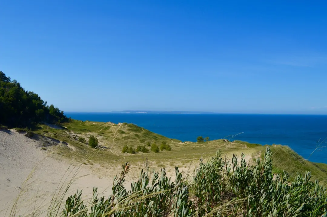 Sleeping Bear Dunes: The Crown of the Shoreline (Image Credits: Unsplash)