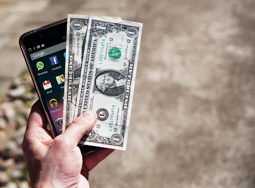 2. Use a Dedicated Expense-Splitting App (Image Credits: Pexels)