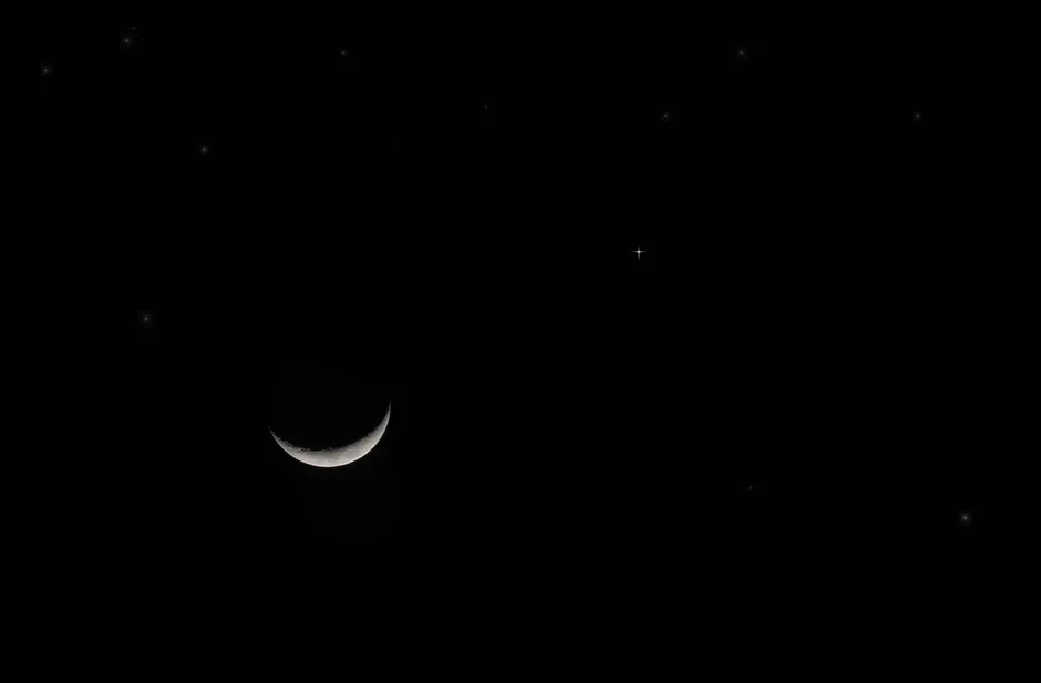 10. The Right Timing and Moon Phase Knowledge (Image Credits: Pexels)
